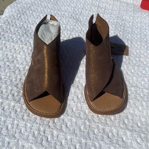 Born wrapped sandal taupe gold shimmer NEW